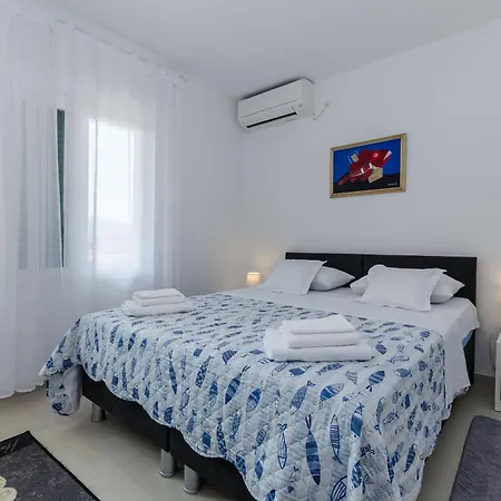Pleasures Apartamento Vrboska