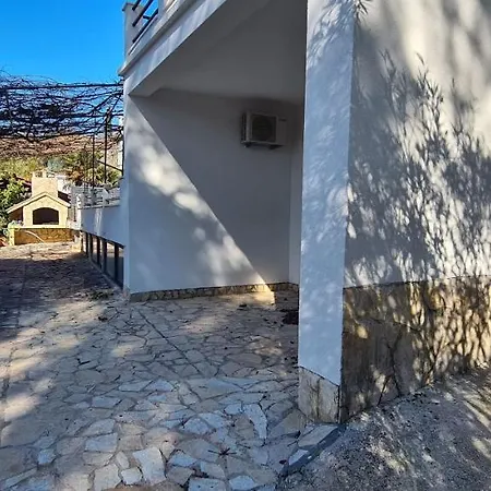 Pleasures Apartment *