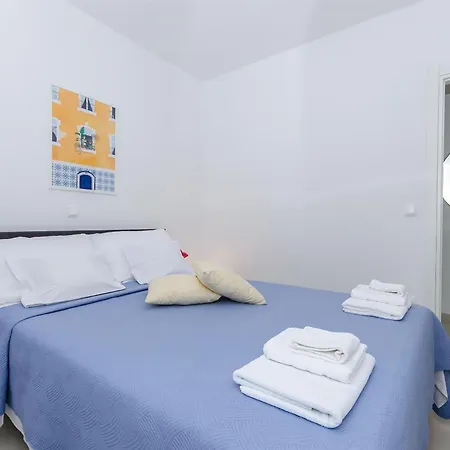 Pleasures Apartment *