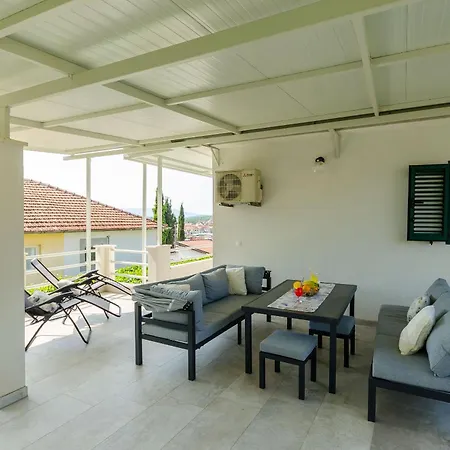 Pleasures Apartment Vrboska
