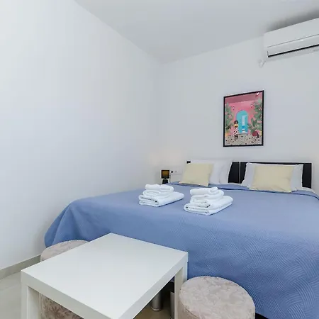 Apartment Pleasures