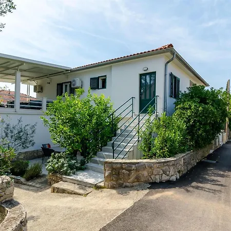 Pleasures Apartment Vrboska