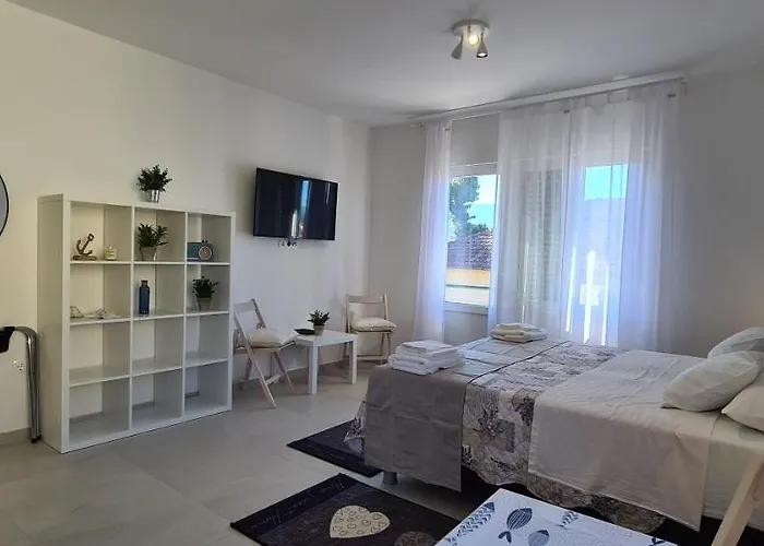 Pleasures Apartment *