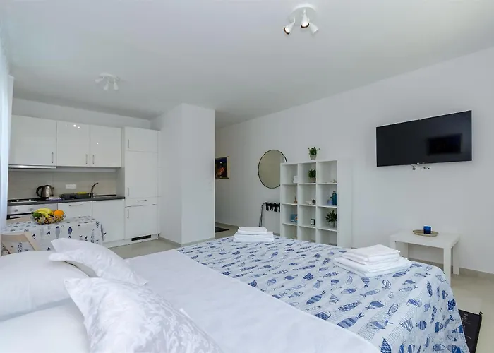 Pleasures Apartment Vrboska