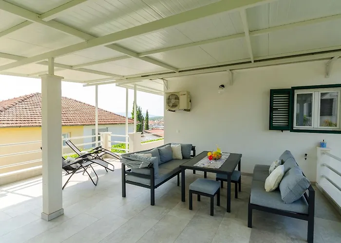 Pleasures Apartment Vrboska