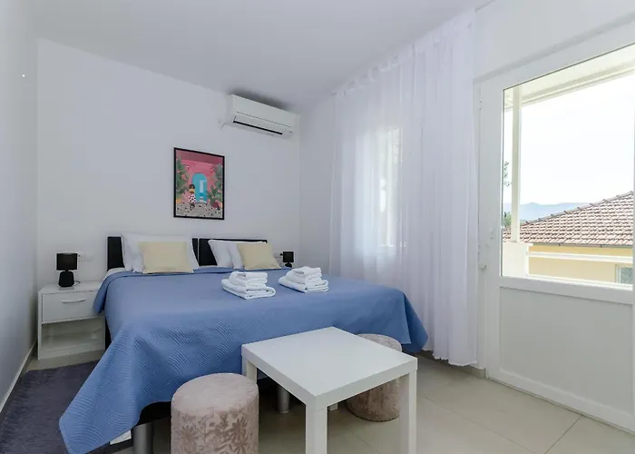 Pleasures Apartment
